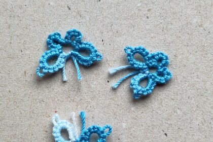 Drei blaue Schmetterlinge in Occhitechnik gearbeitet