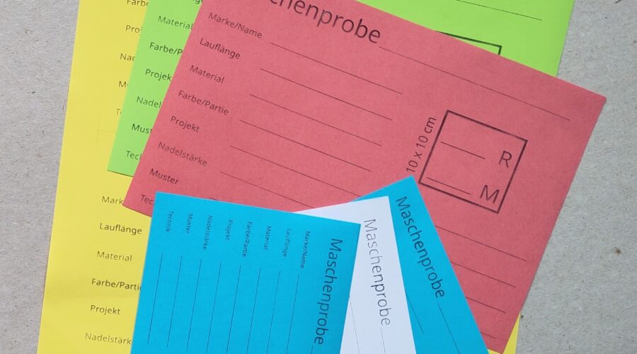 verschieden große bunte Etketten für Maschenproben